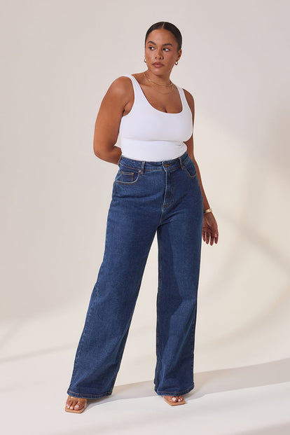 Simone - Height: 5'6 | Wearing Size 42 Tall