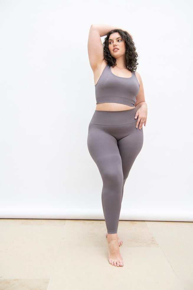files/036_SEAMLESS_SET_MAUVE_S18_004_b06d9524-765b-4e49-9158-f5a5603c68ec.jpg