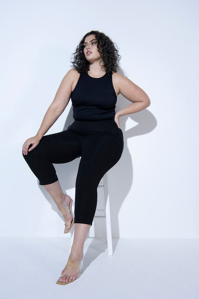 files/069_CROP_STRETCH_TROUSER_BLACK_S18_003_e86c08ea-94db-476a-83af-475fb2811b0f.jpg