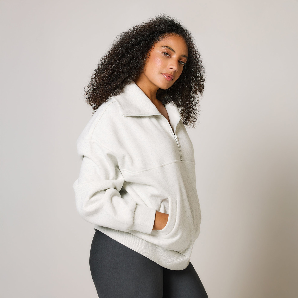 Sweat-shirt surdimensionné en coton biologique avec fermeture éclair 1/4 - Gris chiné clair