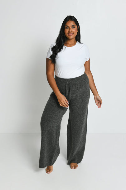files/C_DarkGrey_WideLegKnitTrousers_1.jpg