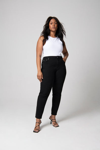 files/C_MomJeans_Black_1_22a53f9d-7ea4-421a-b124-158828ca56b0.jpg
