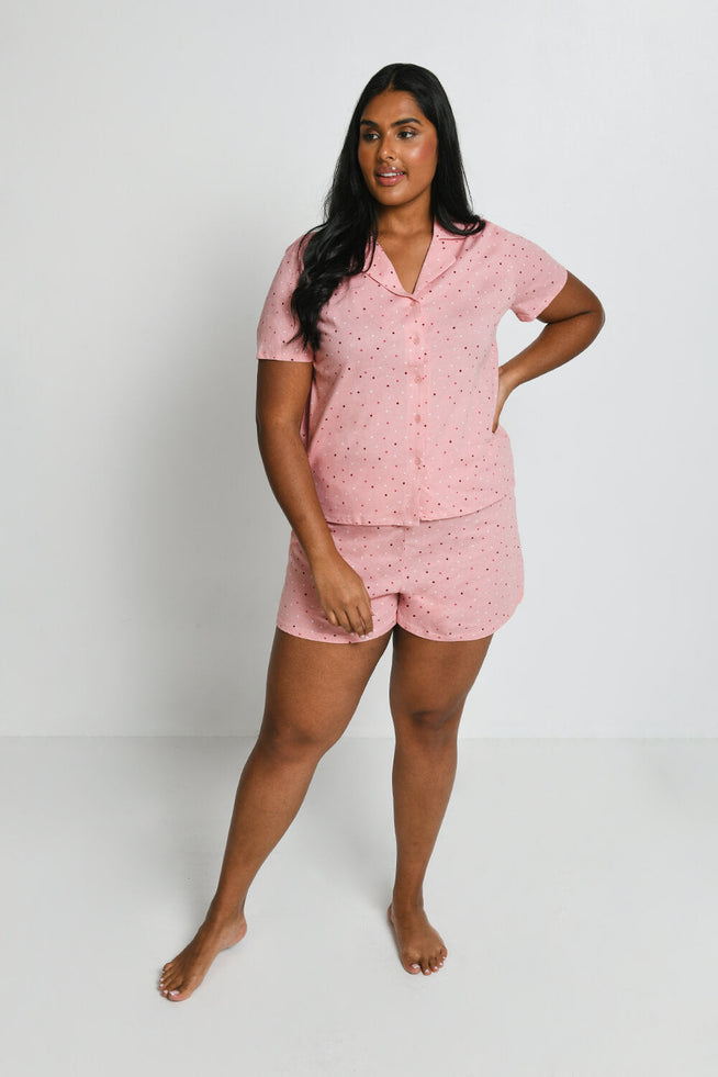 files/C_PinkDots_ShortsPyjamaSet_1_e5468ce9-7585-401c-a014-1343d758a0e8.jpg