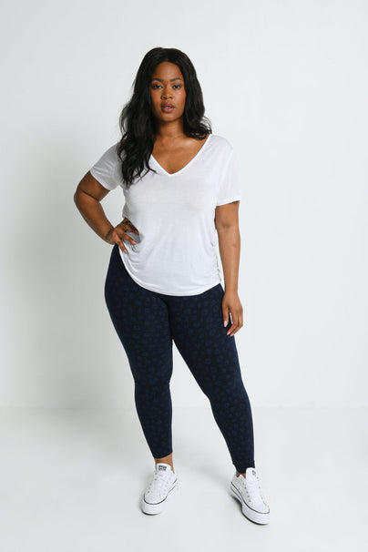 files/C_Plus_Size_Navy_Animal_Print_Printed_ClassiC_Plus_Size_High_Waisted_Leggings_1.jpg
