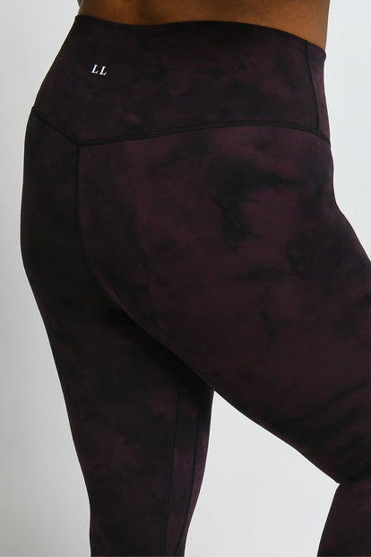 Legging 7/8e taille haute grande taille Revitalise - Dark Cherry Tie Dye