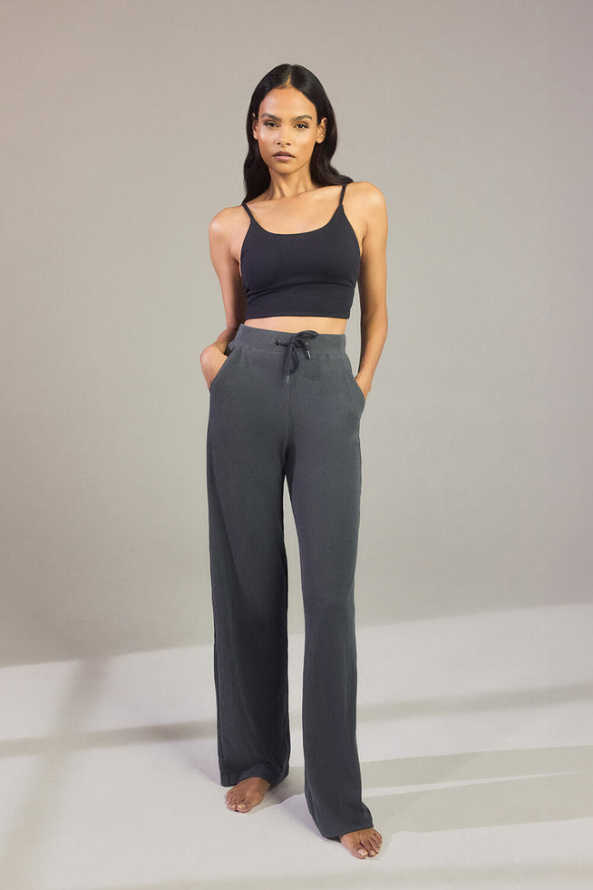 files/EVERYDAY_RIBBED_TROUSER_GREY_241022_39411_cce87299-19fb-47bf-8dd7-b4196976c709.jpg