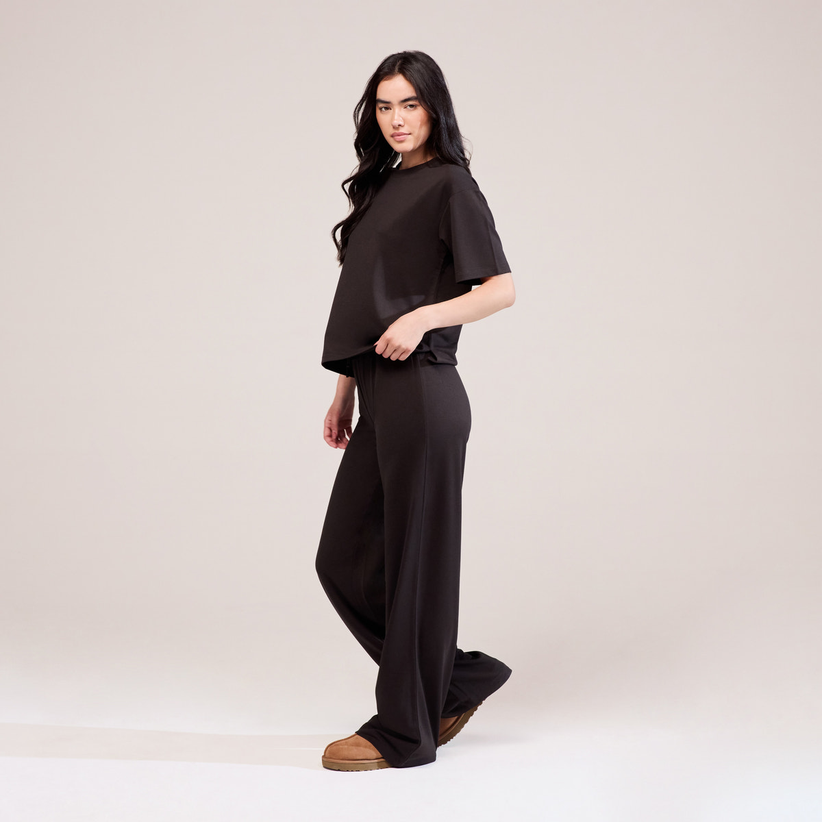 Ensemble détente large en tissu doux – Café noir