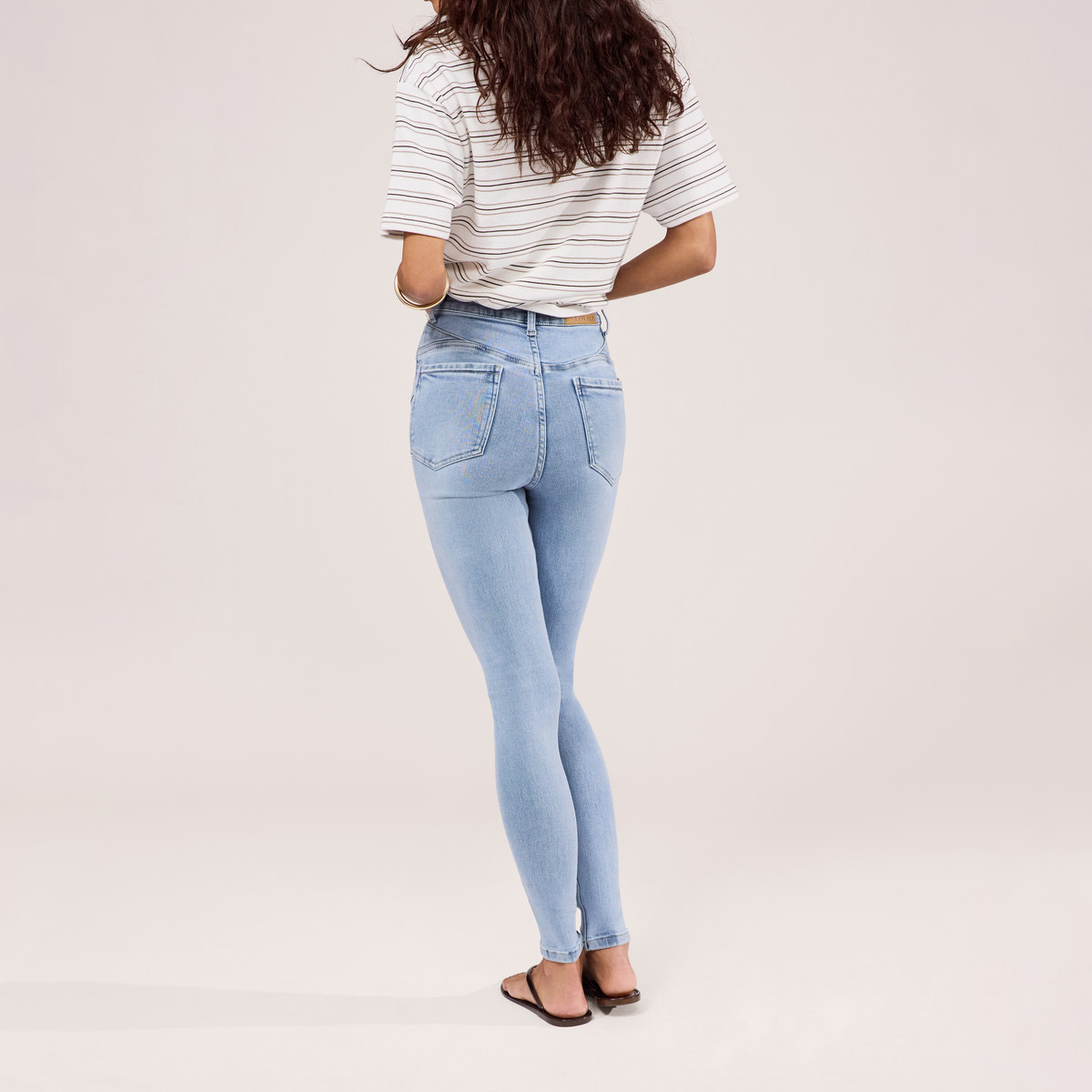 Jeans galbant et sculptant - Délavage clair