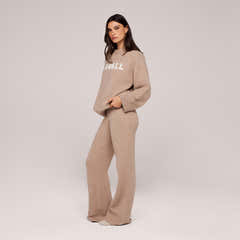 Pull surdimensionné en maille universitaire – Biscuit