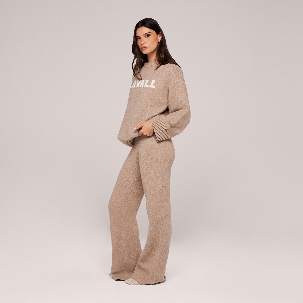 Pull surdimensionné en maille universitaire – Biscuit