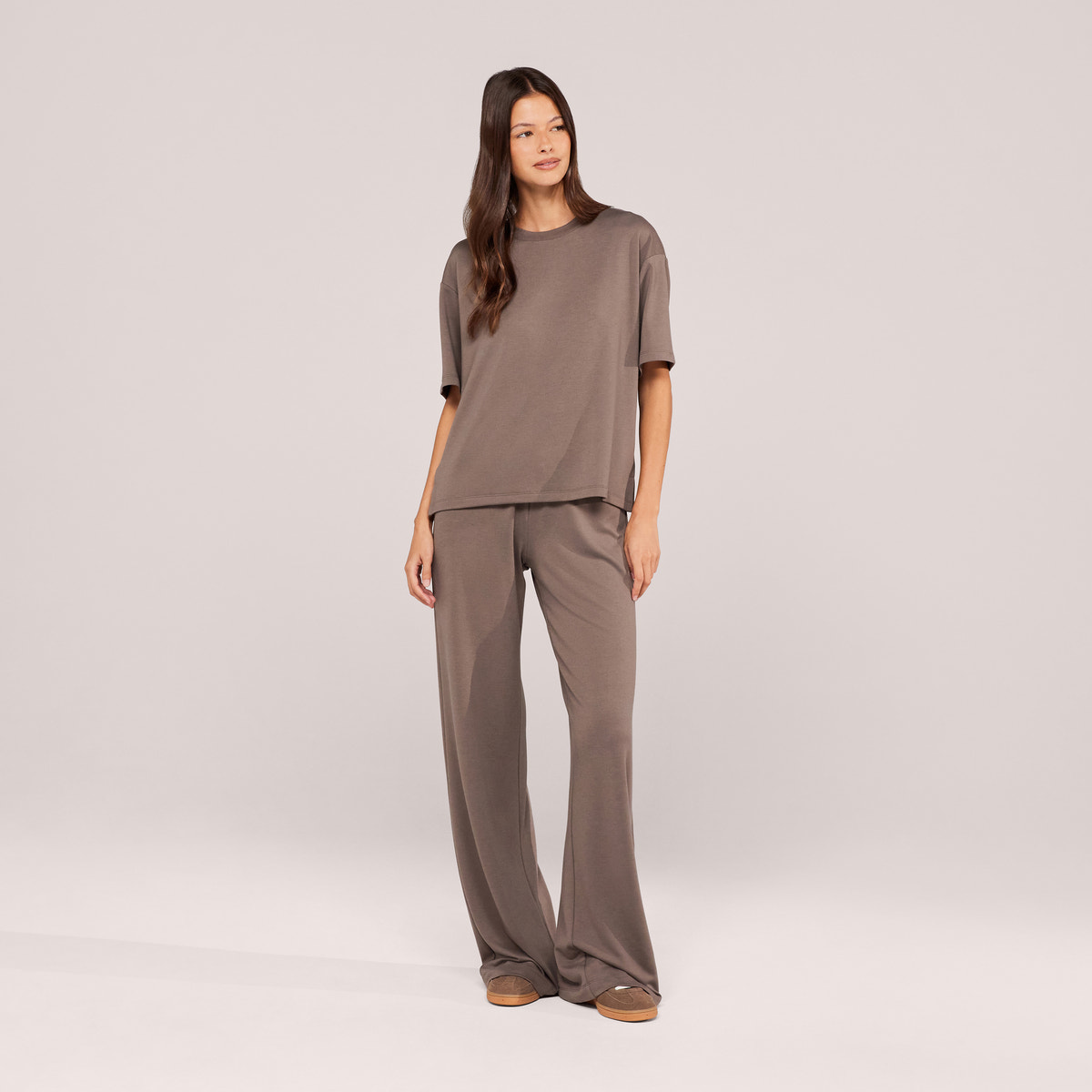 Ensemble détente large en tissu doux – Café noir
