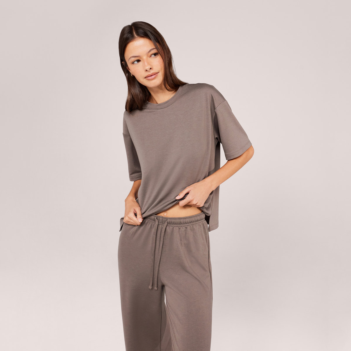 Ensemble détente large en tissu doux – Café noir