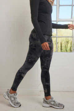 Legging taille haute 7/8 Revitalise – Tie & Dye noir