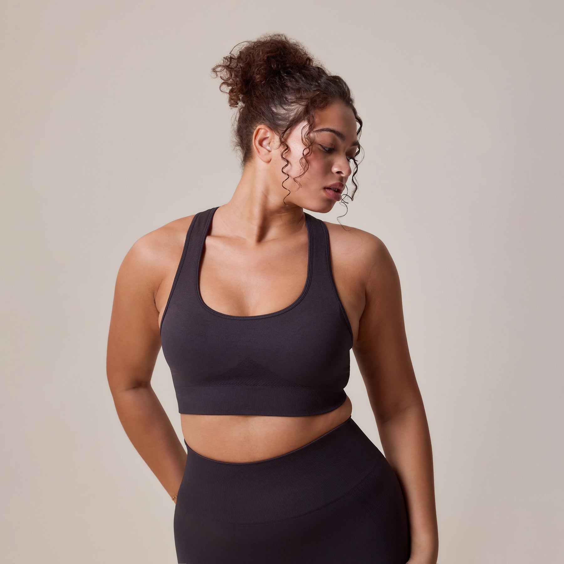 Curve Sculpt Seamless Sports Bra - Shadow
