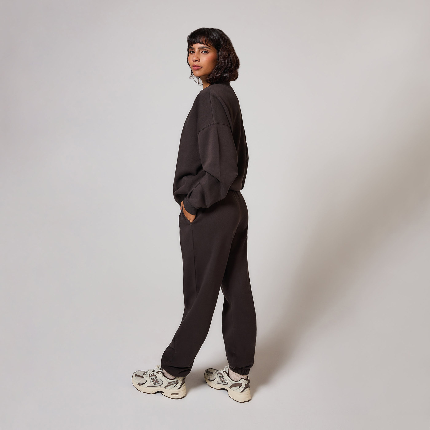 ALL SZN pantalon de jogging biologique à revers grande taille - Black Coffee