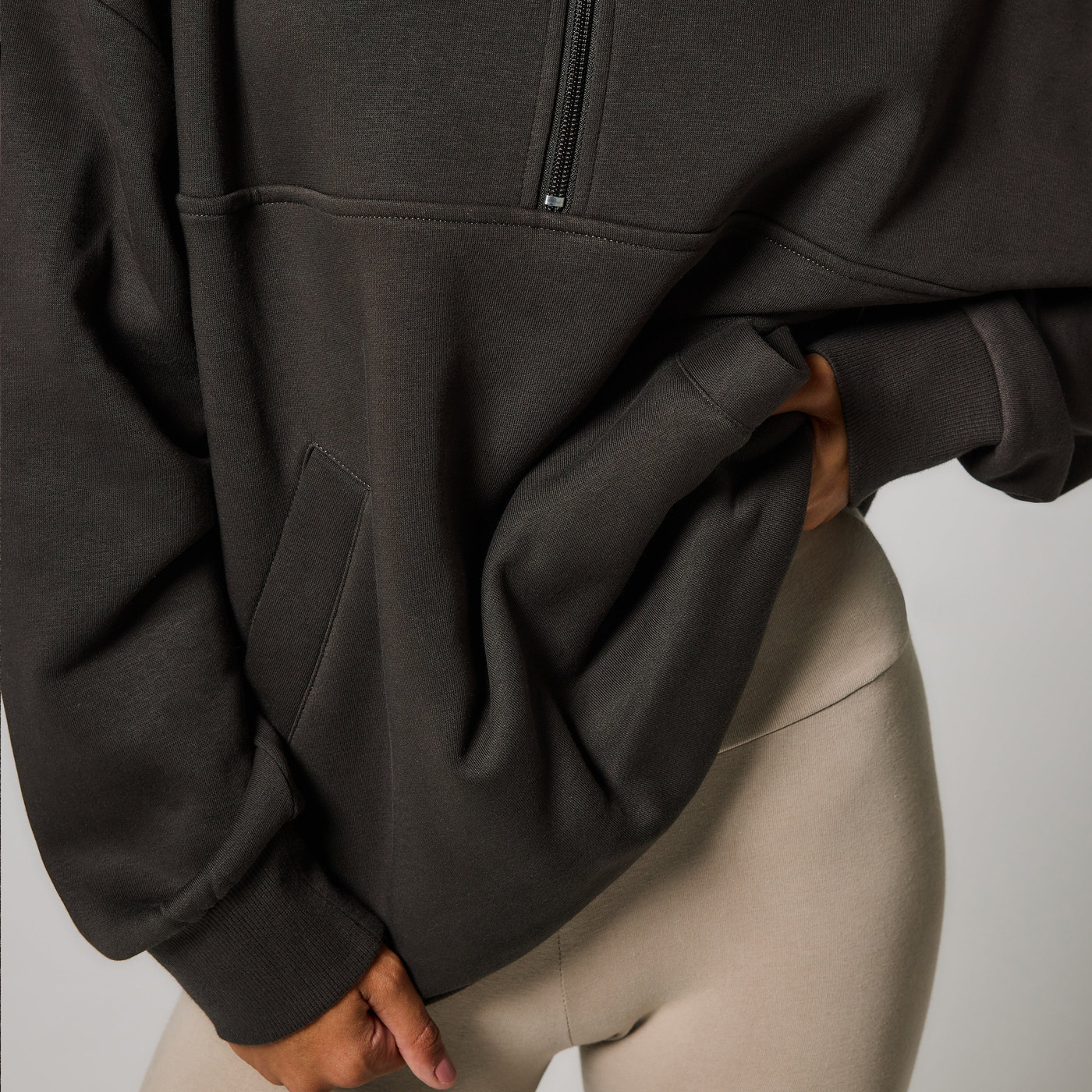 ALL SZN organique Pull Oversize avec Quart de Zip grande taille - Black Coffee