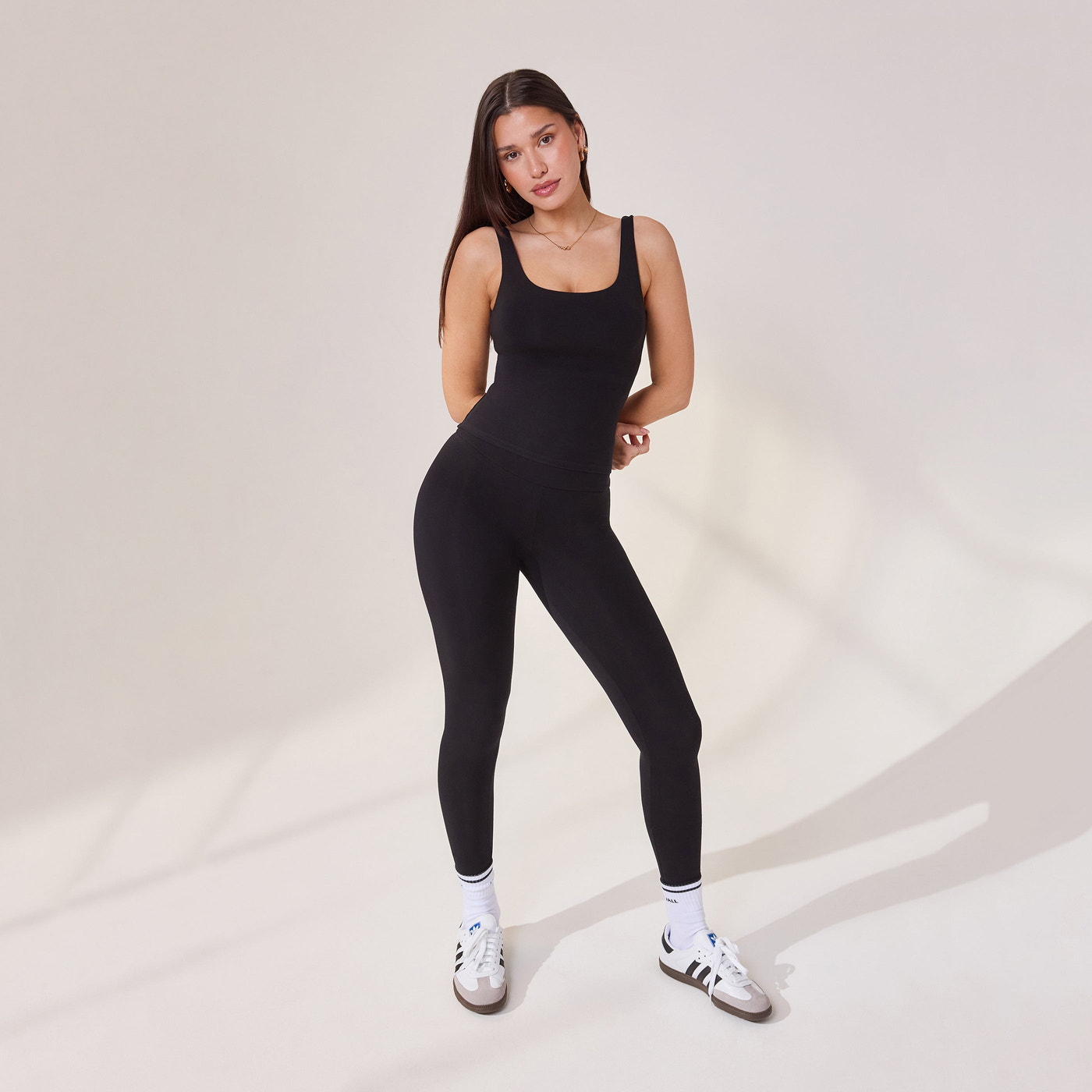 Curve Lightweight Everyday Tank Top - Black